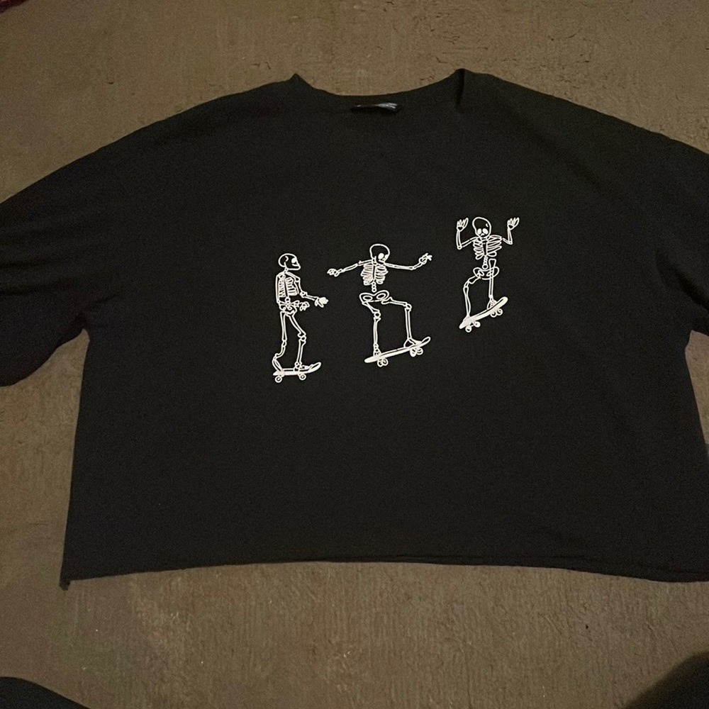 Skeleton Cropped Tee - Picture 2 of 2